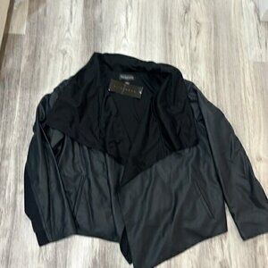 BAGATELLE WOMEN'S DRAPED BLACK  FAUX LEATHER JACKET SIZE 1X NWT